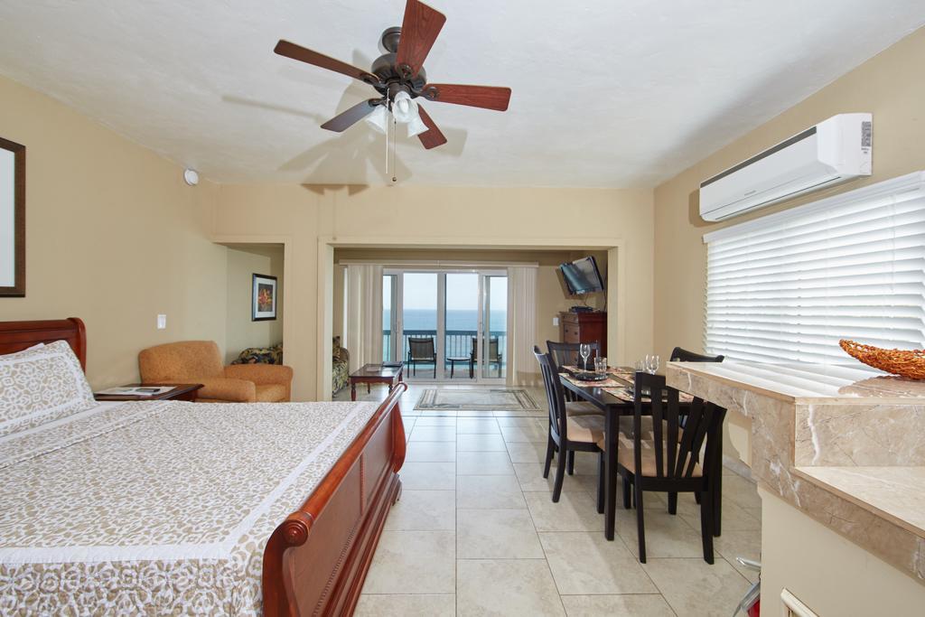 Paradise Cove Ocean Front Villas And Suites Nazareth Pokoj fotografie